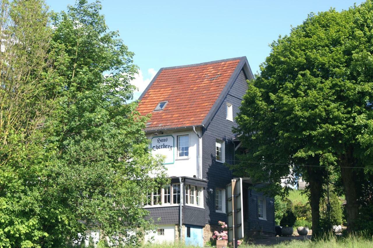 Pension Oberberg Lindlar Exteriör bild